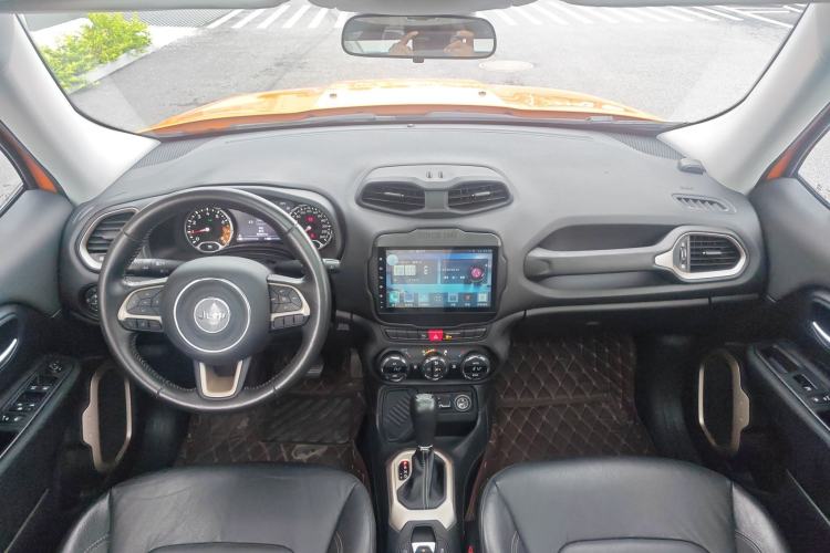 Used Jeep Renegade 2017 180T Automatic Smart Version Interior 3
