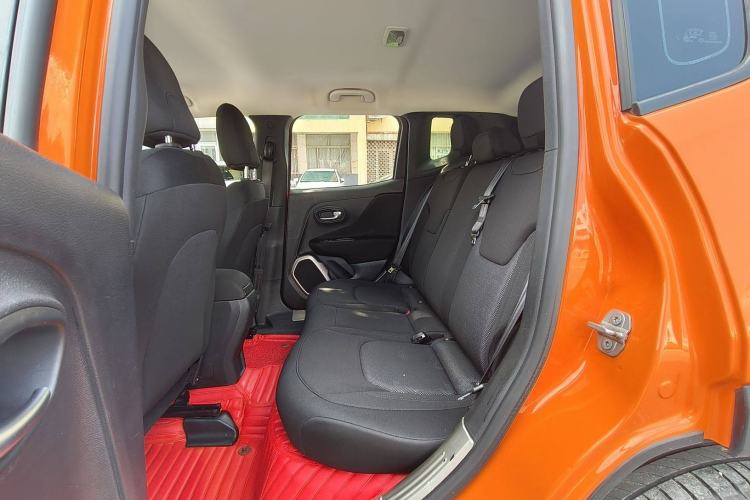 Used Jeep Renegade 2017 180T Automatic Kinetic Edition+ Interior 3