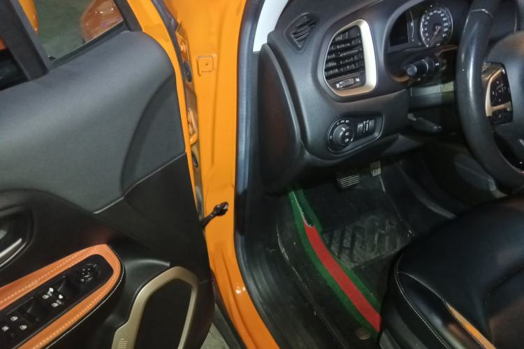 Used Jeep Renegade 2017 180T Automatic Jingneng Edition Interior 3