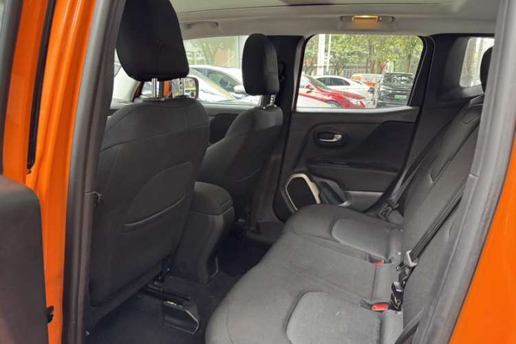 Used Jeep Renegade 2017 180T Automatic Jingneng Edition Interior 4
