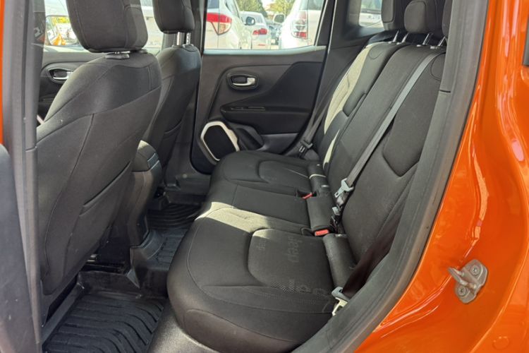 Used Jeep Renegade 2017 180T Automatic High-Energy Version Interior 6