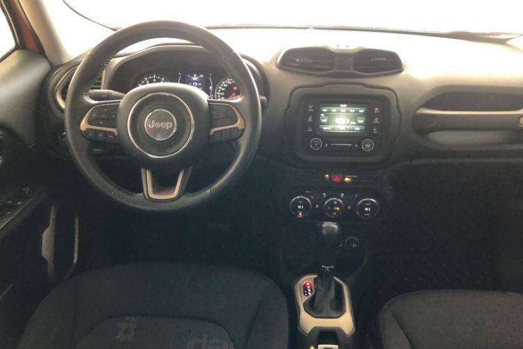 Used Jeep Renegade 2017 180T Automatic High-Energy Version Interior 7