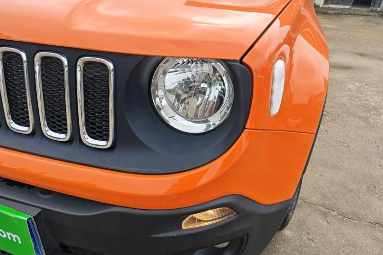 Used Jeep Renegade 2017 180T Automatic Kinetic Edition+ Left Front Headlight