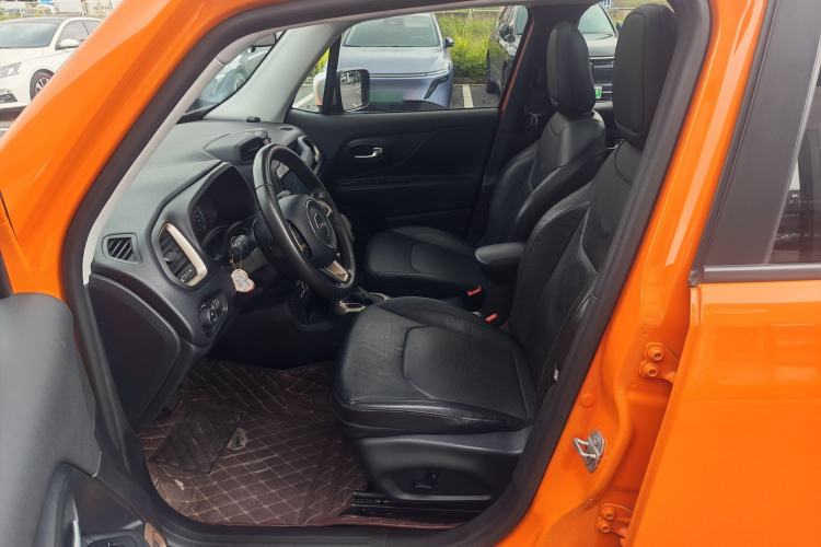Used Jeep Renegade 2017 180T Automatic Smart Version Left Front Seat
