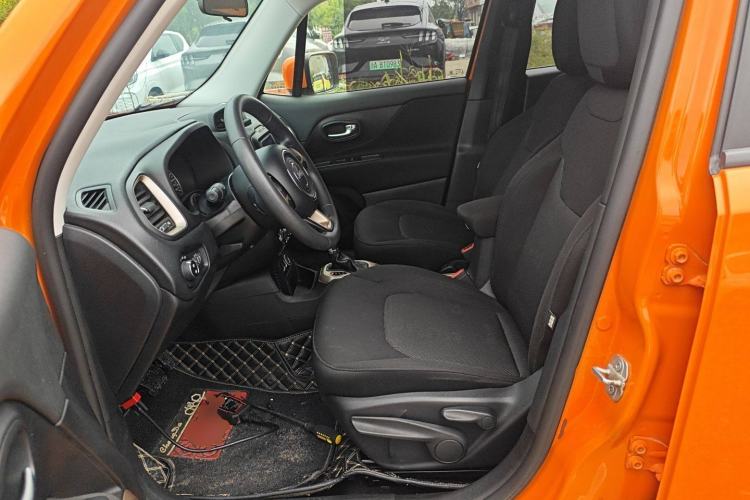 Used Jeep Renegade 2017 180T Automatic Kinetic Edition+ Left Front Seat