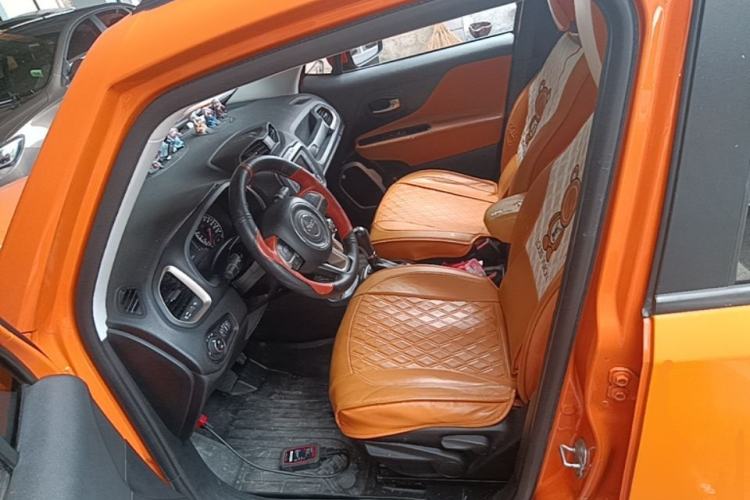 Used Jeep Renegade 2017 180T Automatic High-Energy Version Left Front Seat