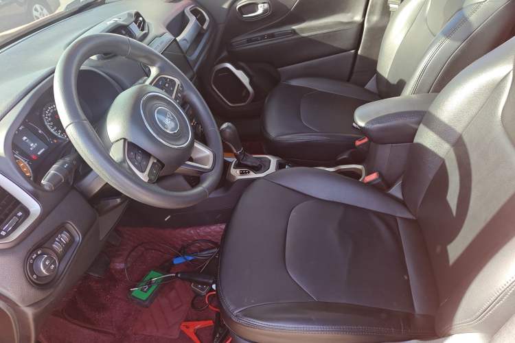 Used Jeep Renegade 2017 180T Automatic High-Energy Version Left Front Seat