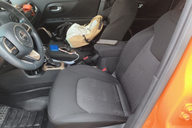 Used Jeep Renegade 2017 180T Automatic High-Energy Version Left Front Seat