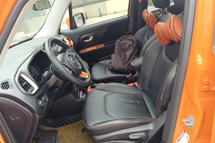 Used Jeep Renegade 2017 180T Automatic High-Energy Version Left Front Seat