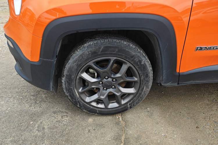 Used Jeep Renegade 2017 180T Automatic Kinetic Edition+ Left Front Wheel Hub