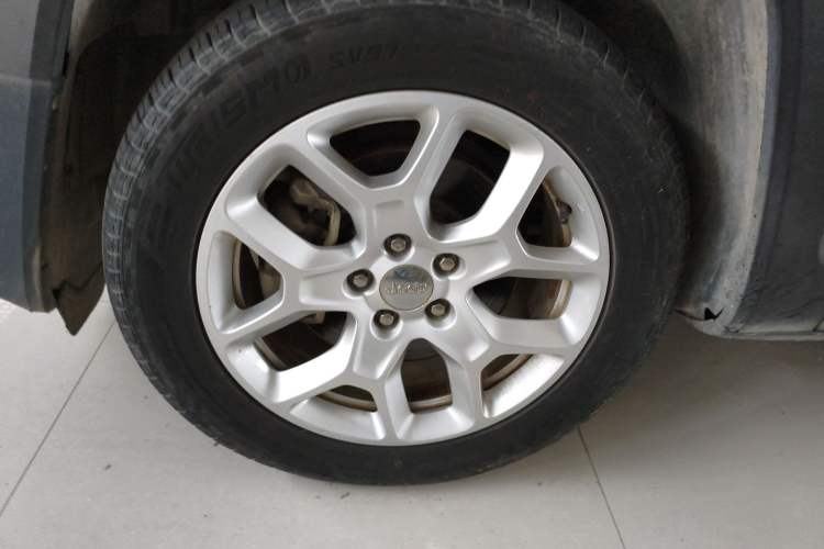 Used Jeep Renegade 2017 180T Automatic High-Energy Version Left Front Wheel Hub