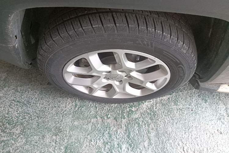 Used Jeep Renegade 2017 180T Automatic High-Energy Version Left Front Wheel Hub