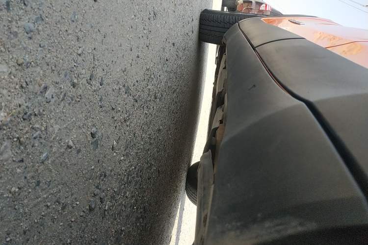 Used Jeep Renegade 2017 180T Automatic Kinetic Edition+ Left Side Sill