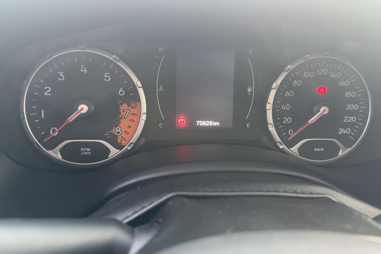 Used Jeep Renegade 2017 180T Automatic Jingneng Edition Odometer Close Up