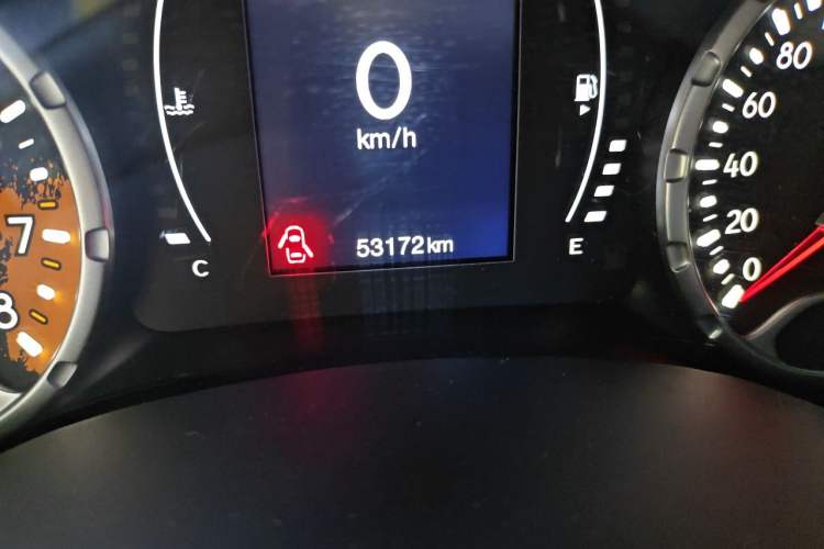 Used Jeep Renegade 2017 180T Automatic High-Energy Version Odometer Close Up