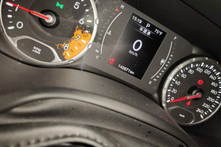 Used Jeep Renegade 2017 180T Automatic High-Energy Version Odometer Close Up