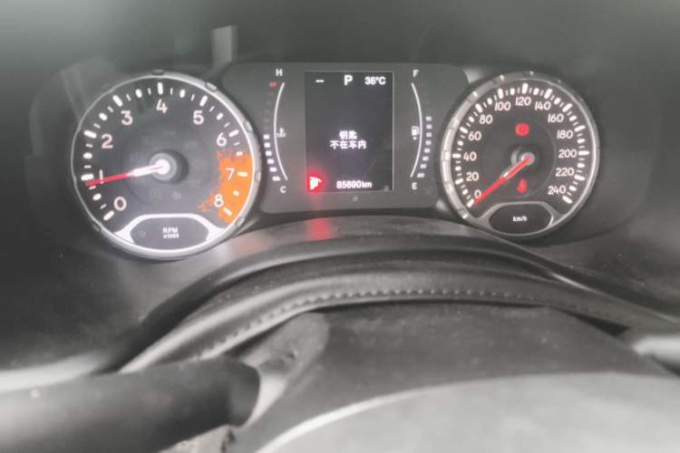 Used Jeep Renegade 2017 180T Automatic Jingneng Edition Odometer Close Up