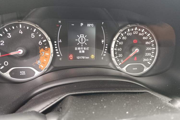 Used Jeep Renegade 2017 180T Automatic High-Energy Version Odometer Close Up