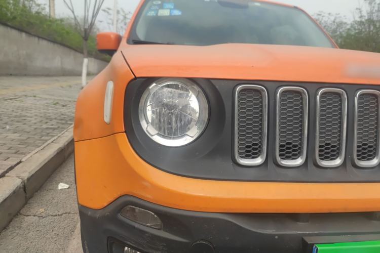 Used Jeep Renegade 2017 180T Automatic Kinetic Edition+ Right Front Headlight