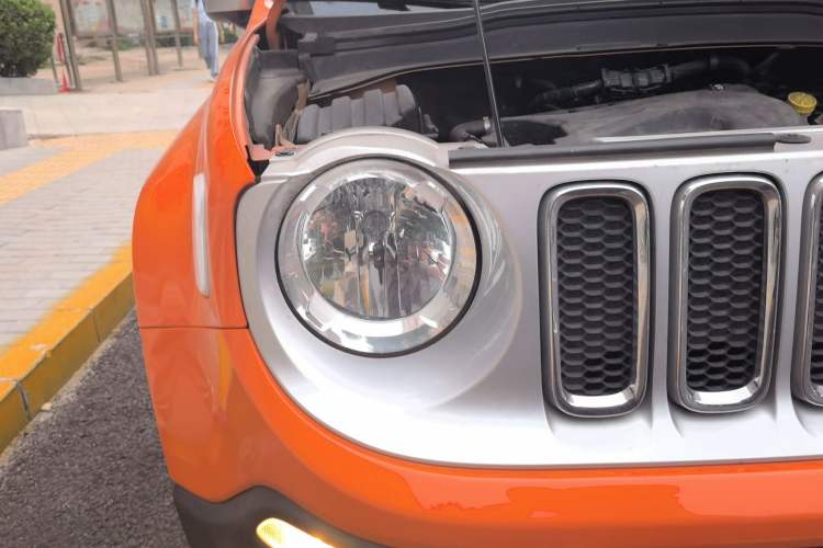 Used Jeep Renegade 2017 180T Automatic Smart Version Right Front Headlight