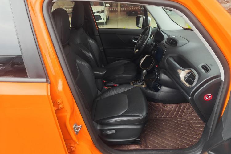 Used Jeep Renegade 2017 180T Automatic Smart Version Right Front Seat