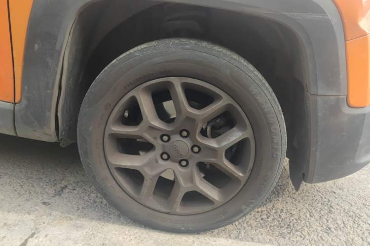 Used Jeep Renegade 2017 180T Automatic Kinetic Edition+ Right Front Wheel Hub