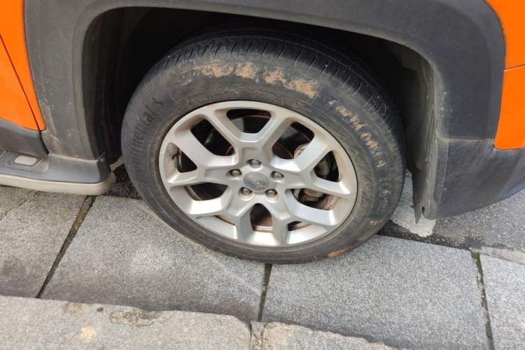 Used Jeep Renegade 2017 180T Automatic Jingneng Edition Right Front Wheel Hub