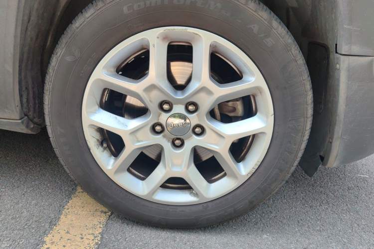 Used Jeep Renegade 2017 180T Automatic Jingneng Edition Right Front Wheel Hub