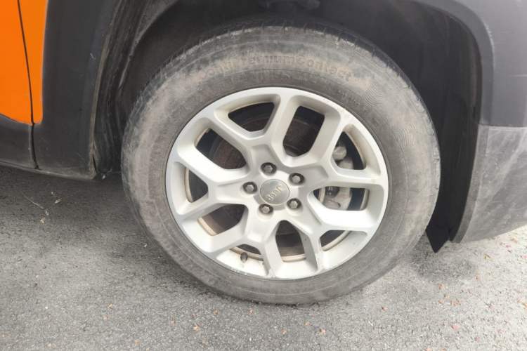 Used Jeep Renegade 2017 180T Automatic Jingneng Edition Right Front Wheel Hub