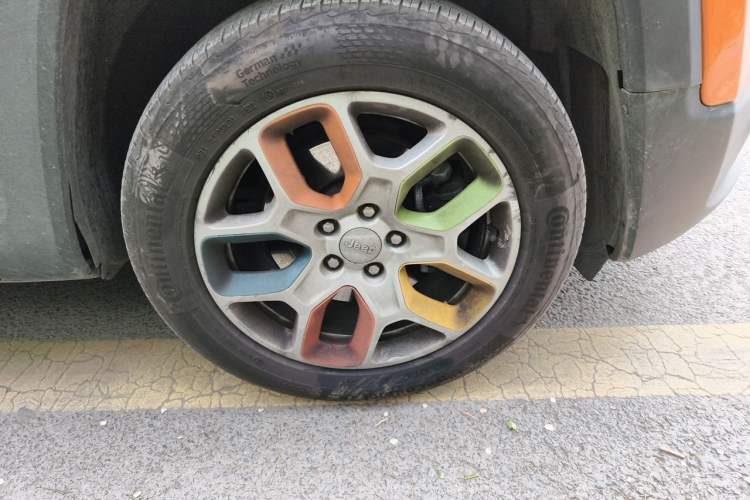 Used Jeep Renegade 2017 180T Automatic High-Energy Version Right Front Wheel Hub