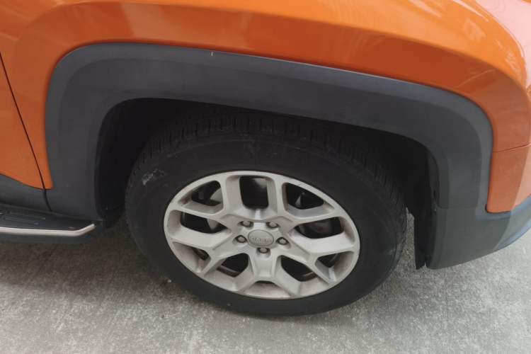 Used Jeep Renegade 2017 180T Automatic High-Energy Version Right Front Wheel Hub