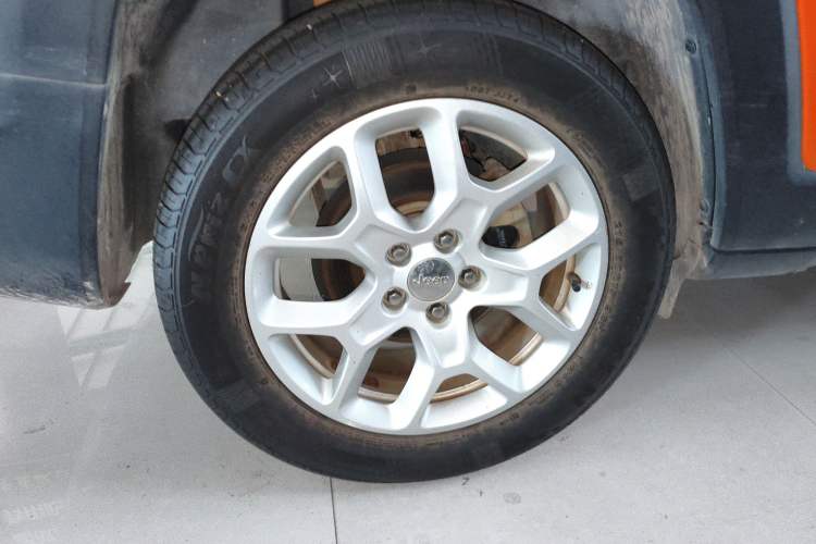 Used Jeep Renegade 2017 180T Automatic High-Energy Version Right Rear Wheel Hub