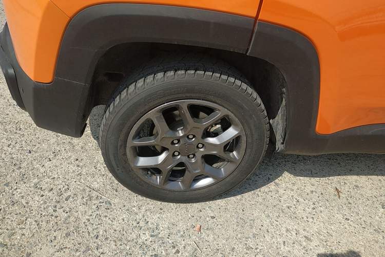 Used Jeep Renegade 2017 180T Automatic Kinetic Edition+ Right Rear Wheel Hub