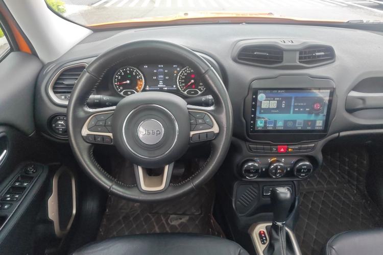 Used Jeep Renegade 2017 180T Automatic Smart Version Steering Wheel