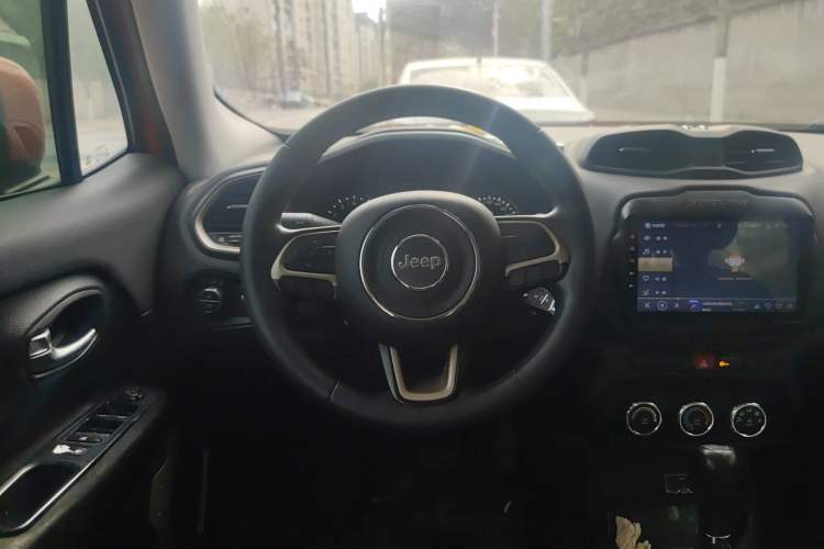 Used Jeep Renegade 2017 180T Automatic Kinetic Edition+ Steering Wheel