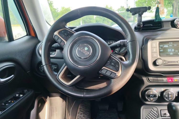 Used Jeep Renegade 2017 180T Automatic Jingneng Edition Steering Wheel