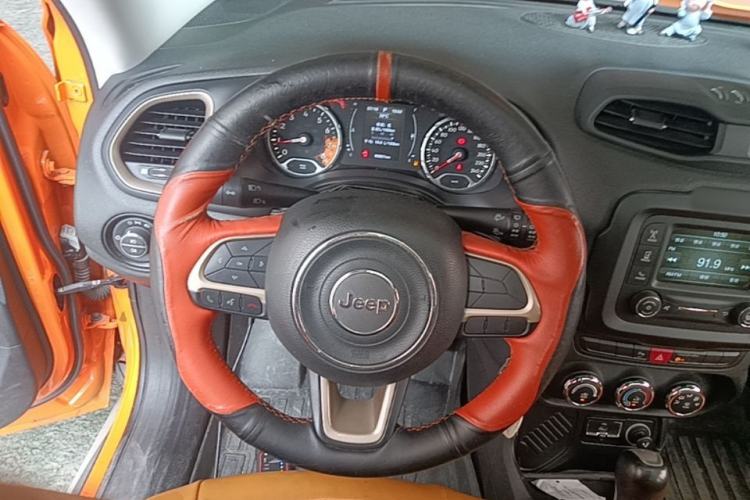 Used Jeep Renegade 2017 180T Automatic High-Energy Version Steering Wheel