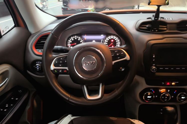 Used Jeep Renegade 2017 180T Automatic Smart Version Steering Wheel