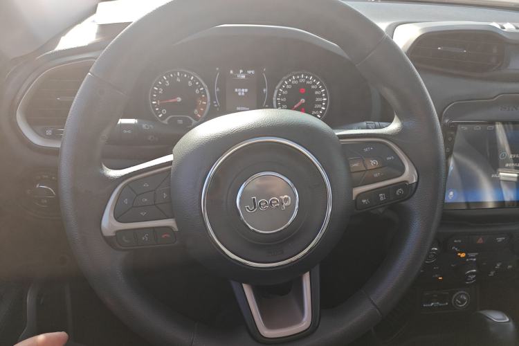 Used Jeep Renegade 2017 180T Automatic High-Energy Version Steering Wheel