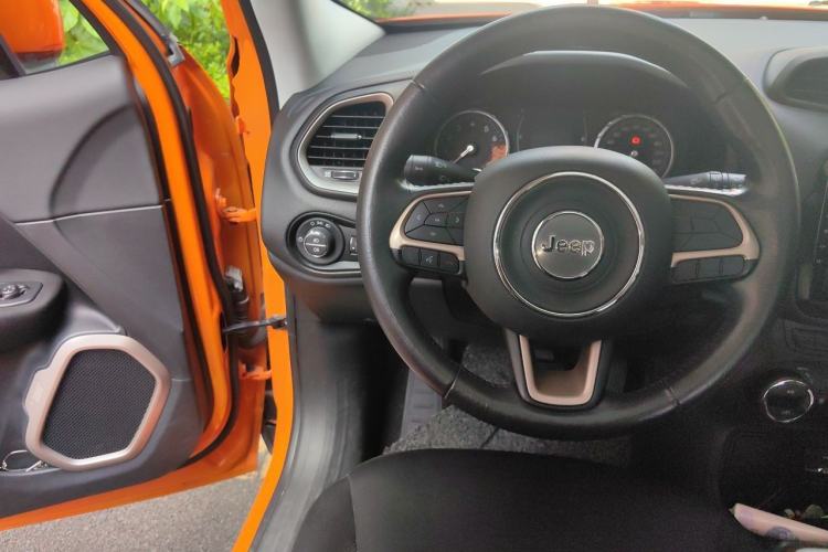 Used Jeep Renegade 2017 180T Automatic Jingneng Edition Steering Wheel