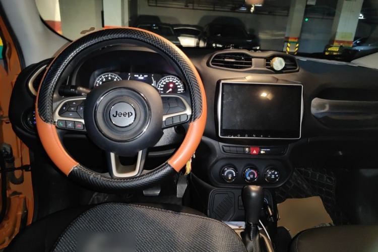 Used Jeep Renegade 2017 180T Automatic High-Energy Version Steering Wheel