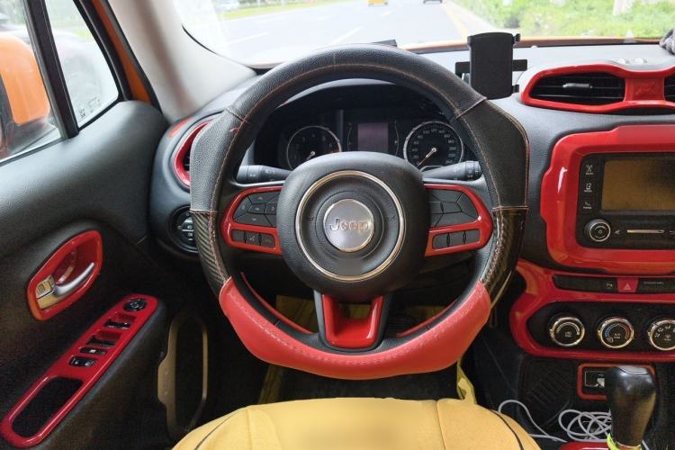 Used Jeep Renegade 2017 180T Automatic High-Energy Version Steering Wheel