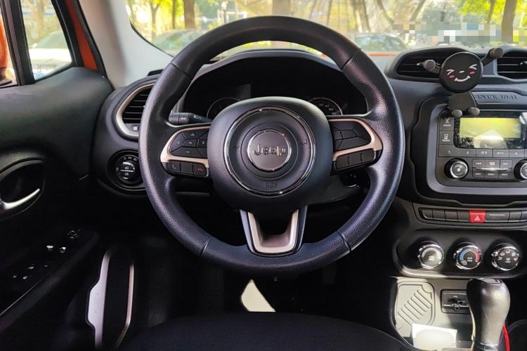 Used Jeep Renegade 2017 180T Automatic Kinetic Edition+ Steering Wheel