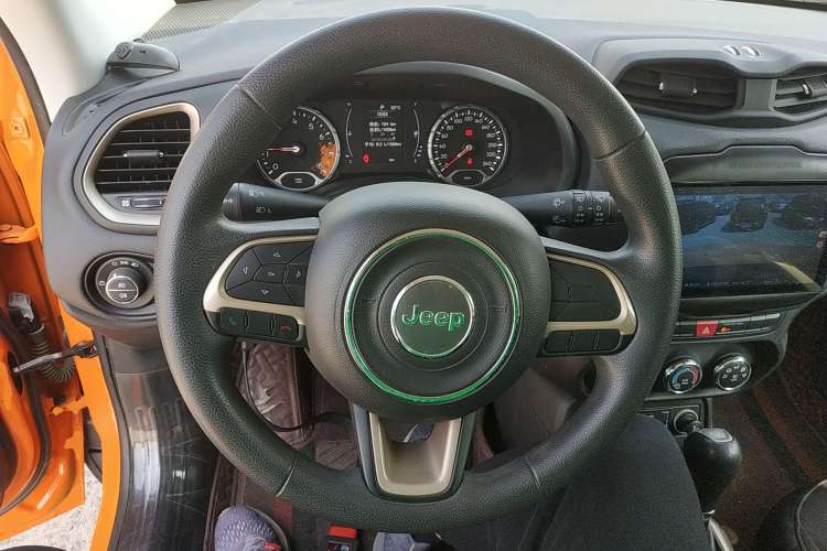 Used Jeep Renegade 2017 180T Automatic Kinetic Edition+ Steering Wheel