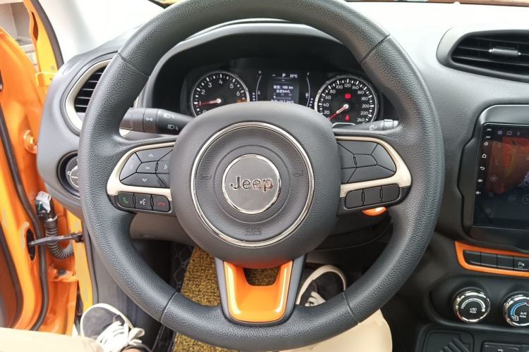 Used Jeep Renegade 2017 180T Automatic High-Energy Version Steering Wheel