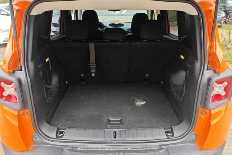 Used Jeep Renegade 2017 180T Automatic Kinetic Edition+ Trunk