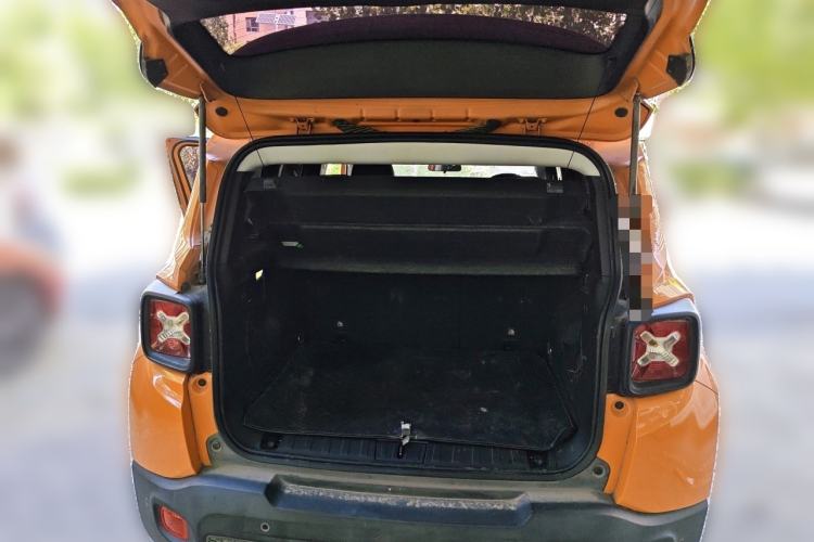 Used Jeep Renegade 2017 180T Automatic High-Energy Version Trunk