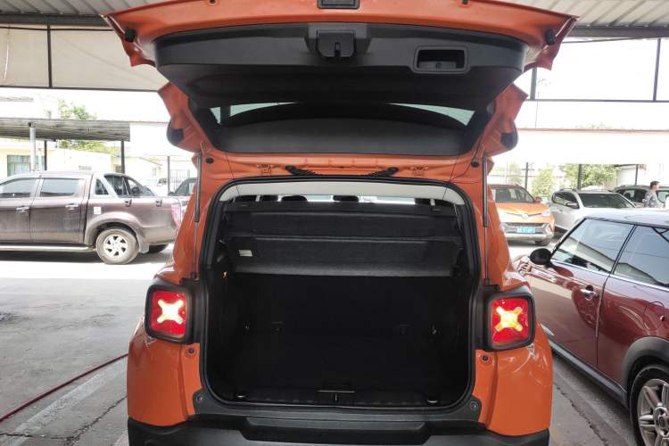 Used Jeep Renegade 2017 180T Automatic Kinetic Edition+ Trunk