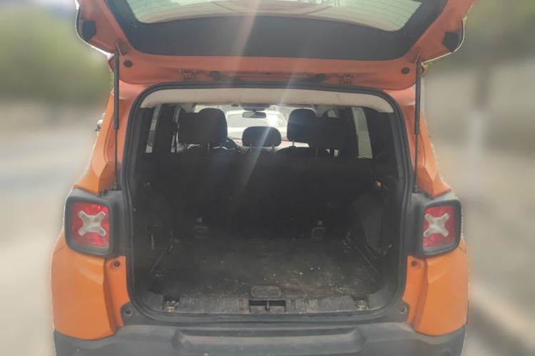 Used Jeep Renegade 2017 180T Automatic Kinetic Edition+ Trunk