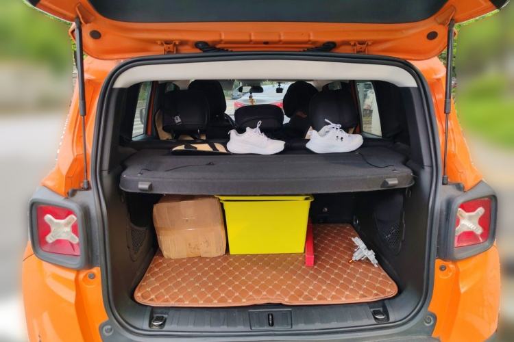Used Jeep Renegade 2017 180T Automatic Jingneng Edition Trunk